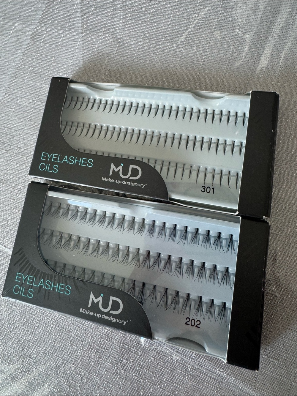 Individual Eyelash Clusters - Black (Styles 202 & 301)